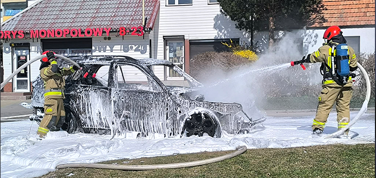 Pożar samochodu na parkingu przy ul. Ogólnej