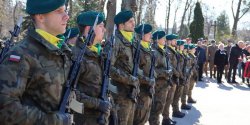 "Oddajemy ho�d wszystkim, kt�rzy zgin�li 16 lat temu, pokazuj�c, �e wci�� o nich pami�tamy"