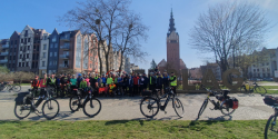 Rowerem na wie�� lotniskow� nad Nogatem