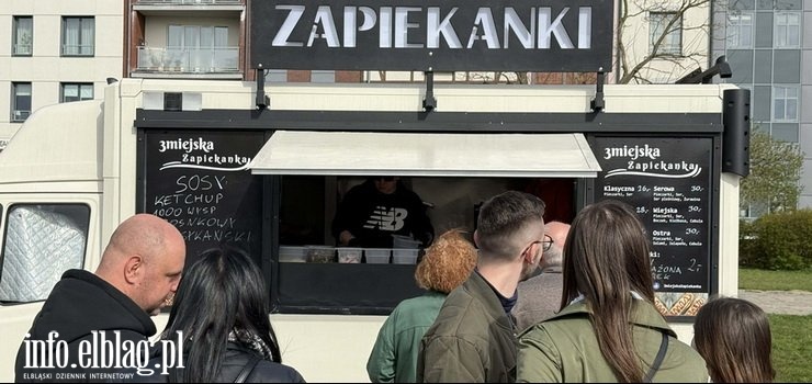 Food & Chill Festival trwa. "Do Elbl�ga przyjecha�o 13 food trak�w. Ka�dy serwuje co innego"