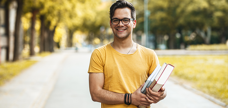 Studia informatyczne w Warszawie – czy to przepustka do pracy w korporacji lub startupie?