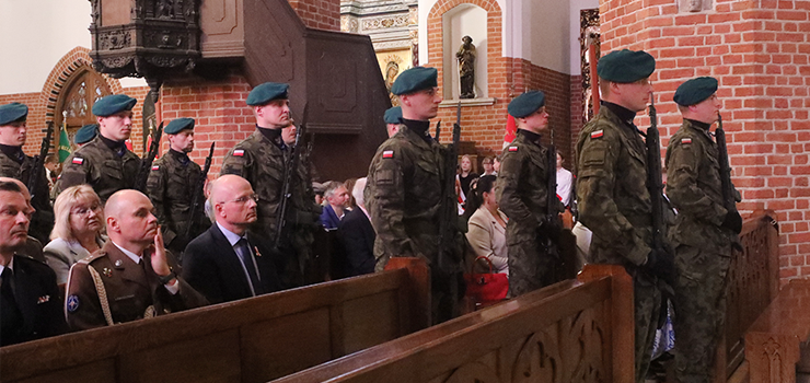 Patriotyczne obchody 3 maja w Elbl�gu. Msza �wi�ta w katedrze (zdj�cia)