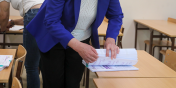 Zdj�cia arkusza w sieci. CKE odnotowa�a pierwsze podejrzenia nieuczciwego zachowania podczas matur