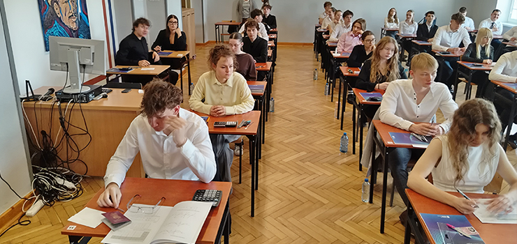 Maturalny maraton w Elbl�gu. Dzi� starcie z kr�low� nauk (zdj�cia!)