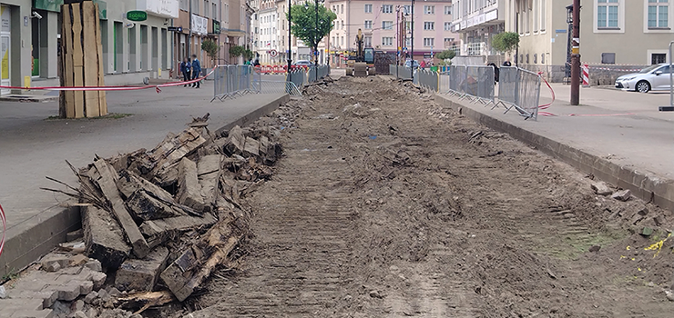 Elbląg: Remont torowiska przy ul. 1 Maja w toku. Zobacz zdjęcia