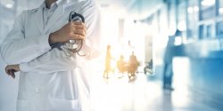 Teraz tak�e fizjoterapeuci i piel�gniarki mog� pracowa� dla ZUS