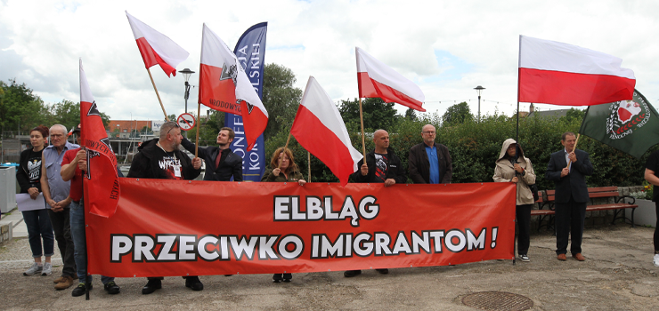 „Imigranci, m�ode byki, niech wracaj� do Afryki”. Antyimigracyjny protest w Elbl�gu