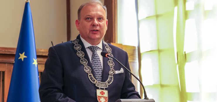 Prezydent z wotum zaufania i absolutorium
