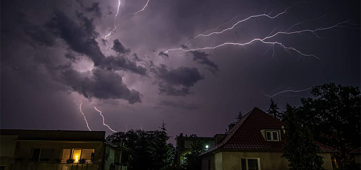 Ostrze�enie przed burzami w regionie