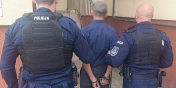 Bi� psa metalow� rurk�. 62-latek zatrzymany przez policjant�w