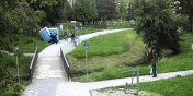 Najpierw korzystaj�, potem przewracaj�. "To zwyk�y wandalizm"