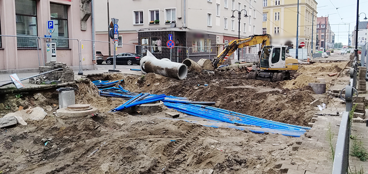 Prace nie zako�cz� si� w tym roku. Sprawdzamy post�py remontu torowiska przy 1 Maja (zdj�cia)