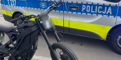 14-latek je�dzi� motorowerem po chodniku