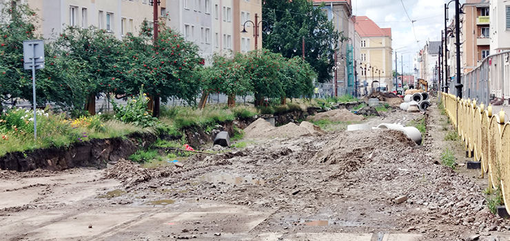 Remont torowiska przy 1 Maja potrwa d�u�ej ni� zak�adano