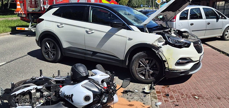 Jeden zły manewr doprowadził do wypadku. Motocyklista trafił do szpitala