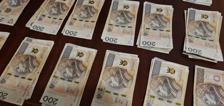68-latek "zainwestował" 100 tys. zł. Oszuści podawali się za firmę z Zurychu