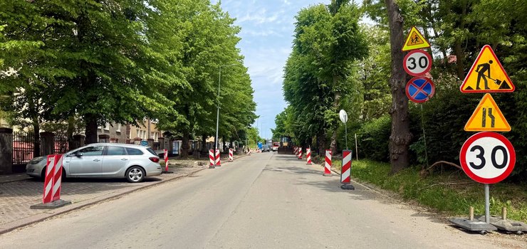 B�d� robi� nawierzchni� na ul. Saper�w