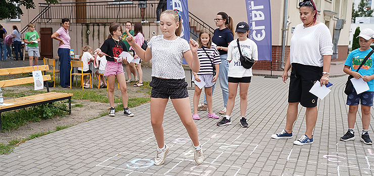 Gra w klasy, gum� i wsp�lna zabawa. Piknik na Zatorzu (zdj�cia!)
