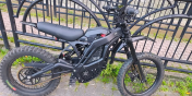 15-latek na elektrycznym motocyklu i spotkanie z policyjny patrolem ruchu drogowego