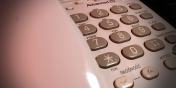 Podszyli si� pod pracownik�w banku. 73-letnia elbl��anka straci�a 90 tys. z�