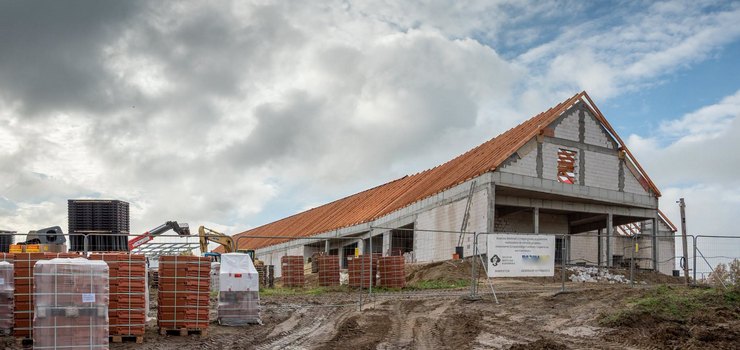 Ponad 93 mln z� na inwestycj� we Fromborku. W�a�nie zawieszono wiech�