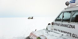 Volkswagenem przejechali przez granic na zamarznitym Zalewie Wilanym