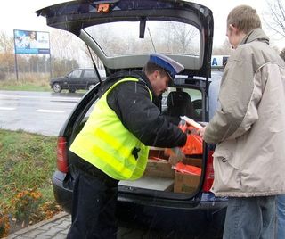 Nie karali, ale wrczali kamizelki