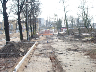 Pogoda jest a roboty na Placu stoj (fotoreporta)