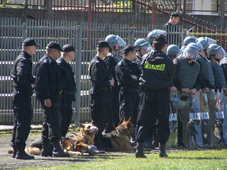 Policja wiczya przed najazdem kibicw