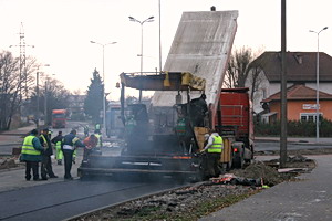 Ulica Legionw zamknita – trwa ukadanie asfaltu