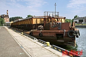 Pierwsza rosyjska barka wpyna do elblskiego portu 