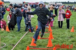 Parada, pokazy i zabawy na lotnisku - zobacz jak byo