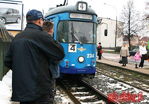 Pijany „gapowicz” grozi kontrolerom w tramwaju