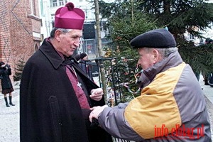 Prezydent i biskup przeami si z elblanami opatkiem