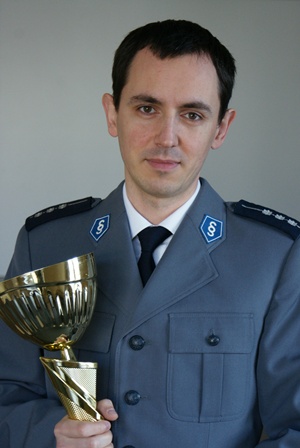 Pierwsze miejsce w zawodach dla policjanta z Elblga