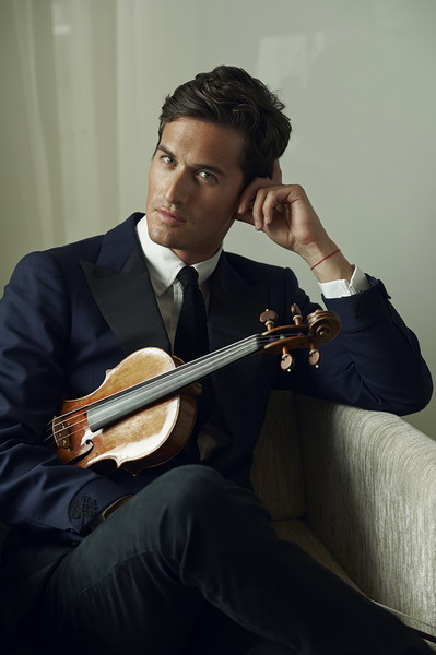 Elegance of virtuosity: Charlie Siem