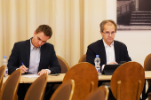 Dwie osoby na konsultacjach. Chodzi o strategię rozwoju Elbląga i okolicznych gmin#3