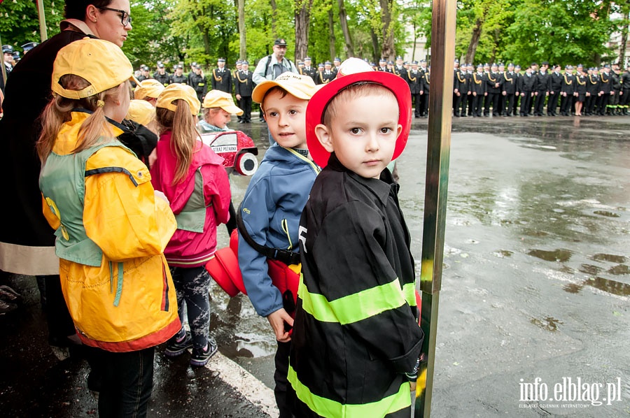  Elbląscy strażacy świętują Dzień Strażaka, fot. 45