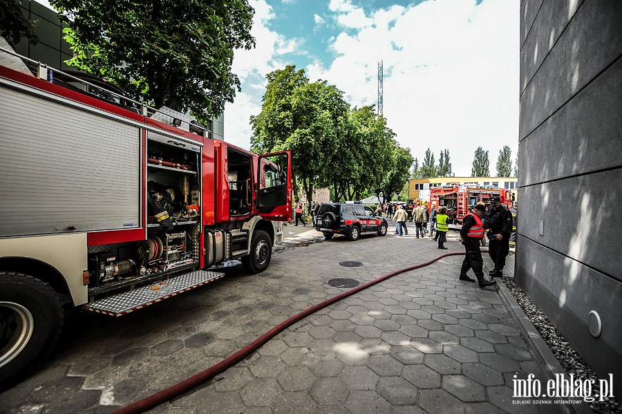 Likwidacja skutków rozszczelnienia zbiornika przemysłowego, fot. 1