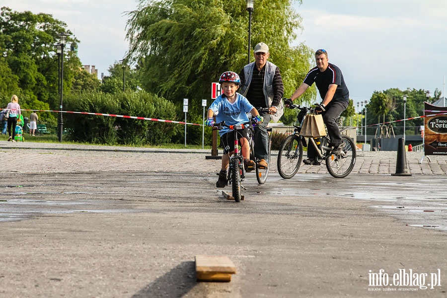 Festyn rowerowy w strugach deszczu, fot. 8