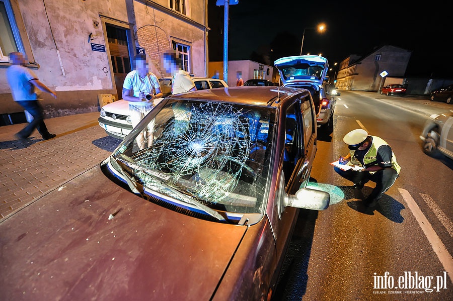 Potrcenie na ul. Traugutta. 64-latek trafi do szpitala z powanymi obraeniami, fot. 7