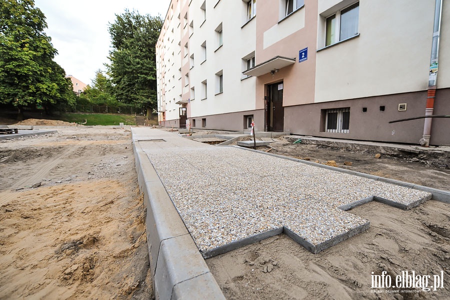 W ramach budetu obywatelskiego powstaje kolejny parking na ul. Odzieowej, fot. 11
