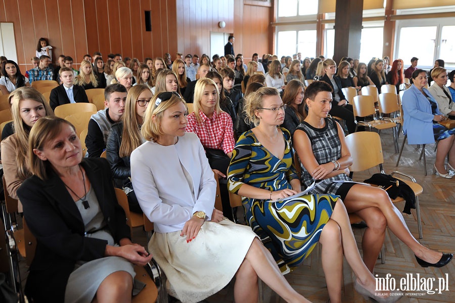 lubowanie i rozpoczcie roku szkolnego w IV LO, fot. 2