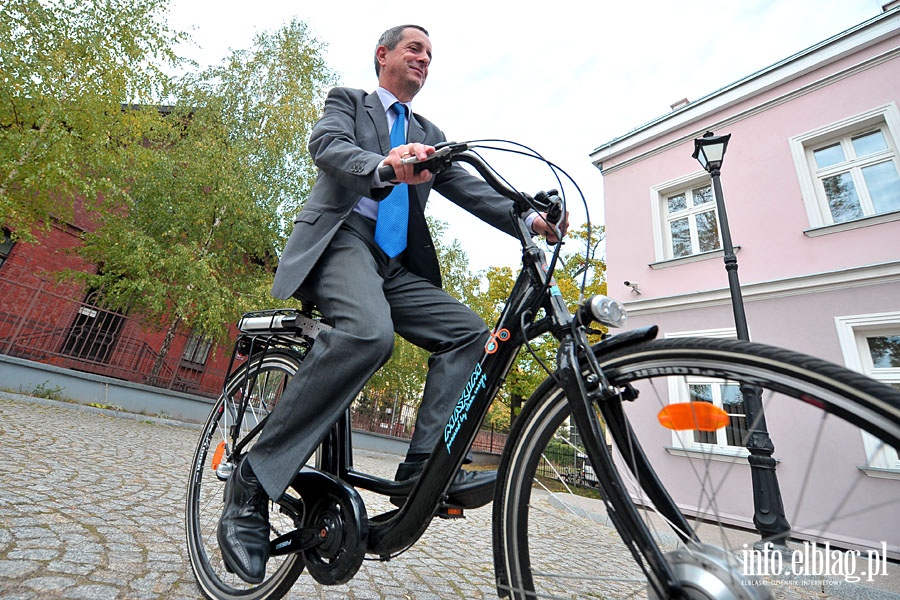 Przekazanie elektrycznego roweru do Biura Regionalnego Urzędu Marszałkowskiego w Elblągu, fot. 15