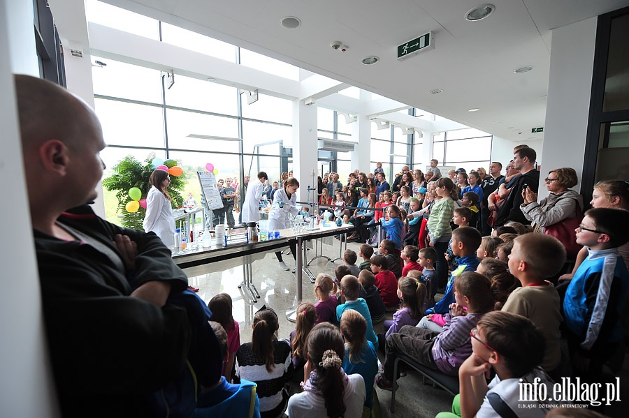 Pokaz chemicznych dowiadcze i wystawa Centrum Nauki Kopernik w EPT, fot. 4