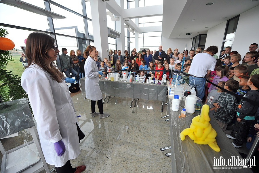 Pokaz chemicznych dowiadcze i wystawa Centrum Nauki Kopernik w EPT, fot. 39