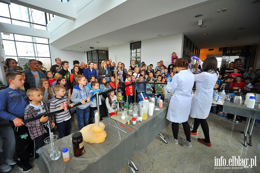 Pokaz chemicznych dowiadcze i wystawa Centrum Nauki Kopernik w EPT, fot. 40