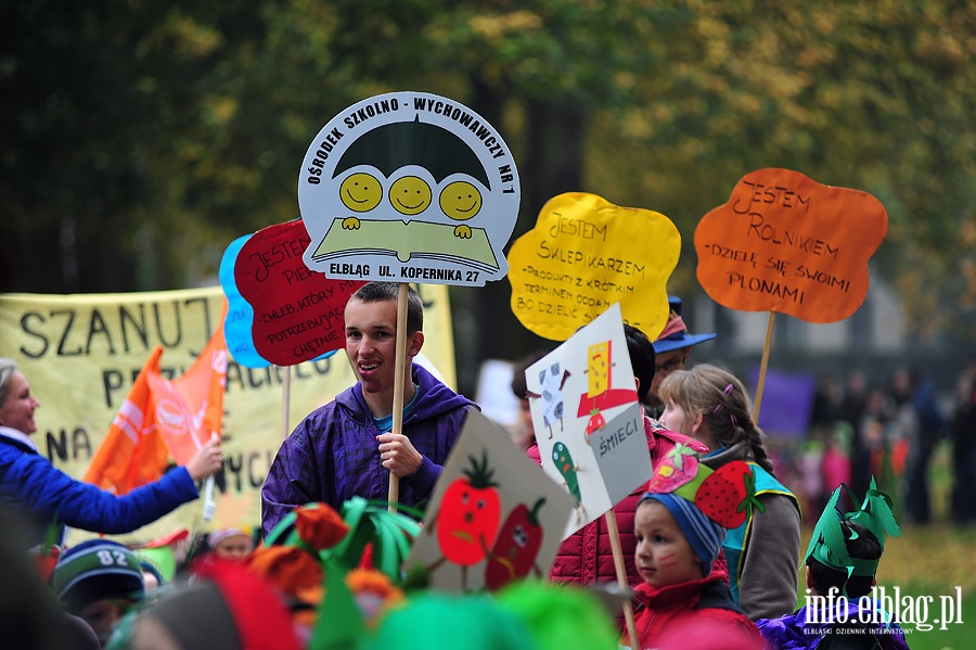 Manifestacja szkolna przeciw marnowaniu produktów spożywczych, fot. 12