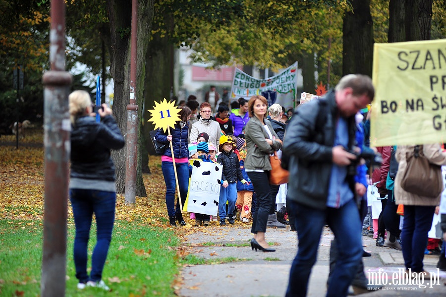 Manifestacja szkolna przeciw marnowaniu produktw spoywczych, fot. 16