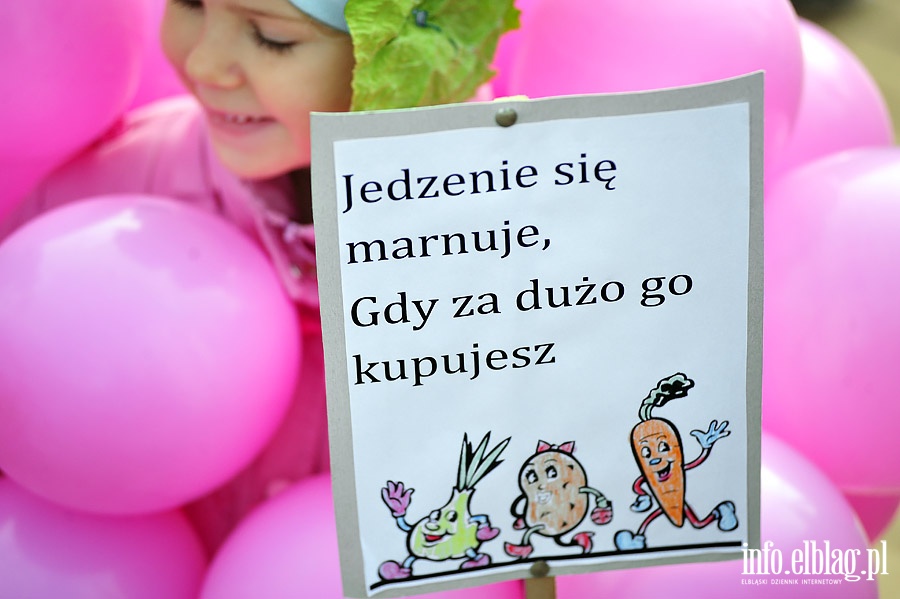 Manifestacja szkolna przeciw marnowaniu produktw spoywczych, fot. 58
